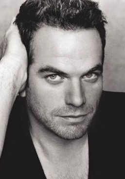 加劳 Garou