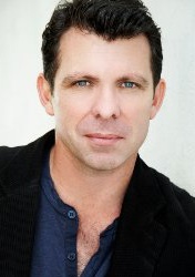 瓦维克·杨 Warwick Young