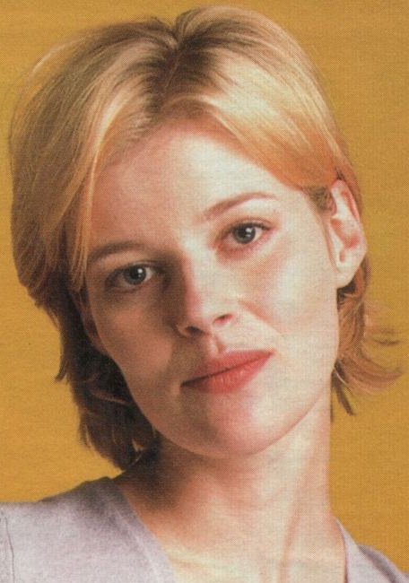 露西·阿科斯特 Lucy Akhurst