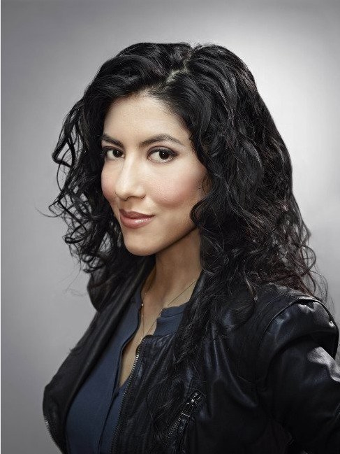 斯蒂芬妮·比翠丝 Stephanie Beatriz