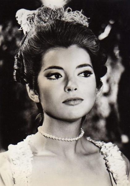 雅克利娜·萨萨尔 Jacqueline Sassard