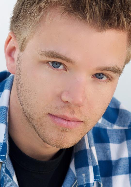 布莱特·达文 Brett Davern