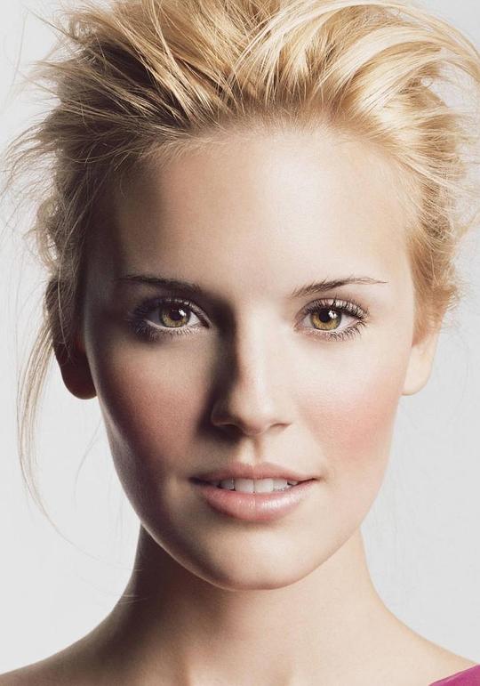 玛姬·格蕾斯 Maggie Grace