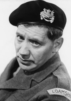 阿尔菲·巴斯 Alfie Bass