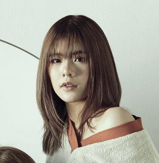 妮乐雅·张 Weeraya Zhang