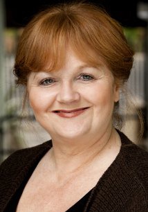 莱斯利·尼科尔 Lesley Nicol