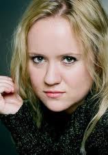 艾莉娅·诺埃尔·柯曾 Aria Noelle Curzon