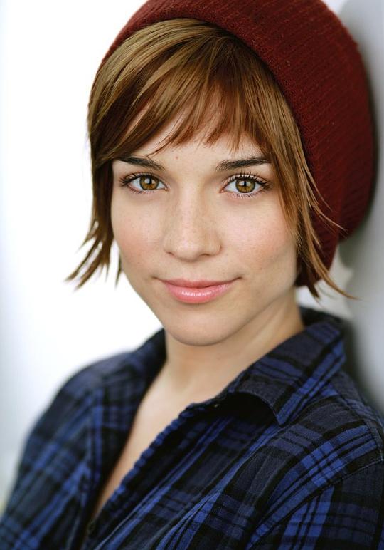 瑞内·菲利斯·史密斯 Renée Felice Smith