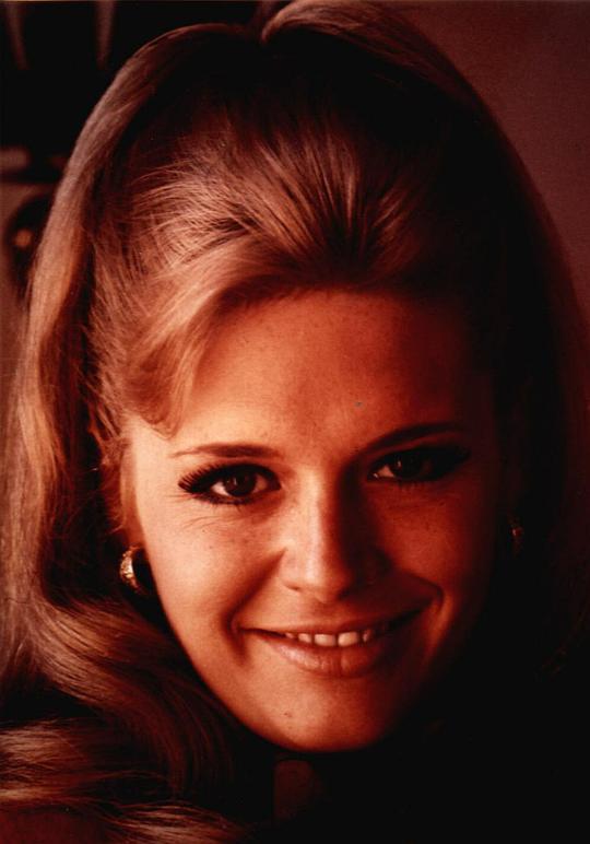 卡罗尔·怀特 Carol White