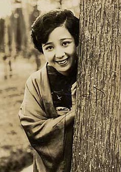 冈田嘉子 Yoshiko Okada