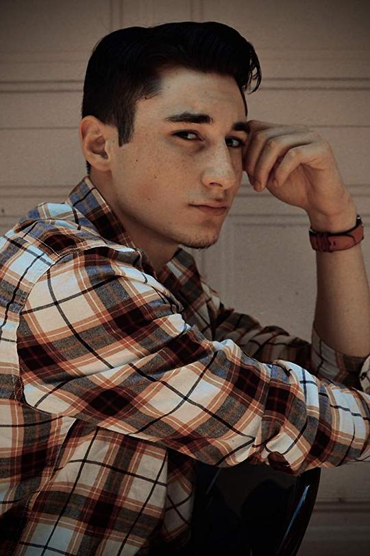 乔伊·安布罗西尼 Joey Ambrosini