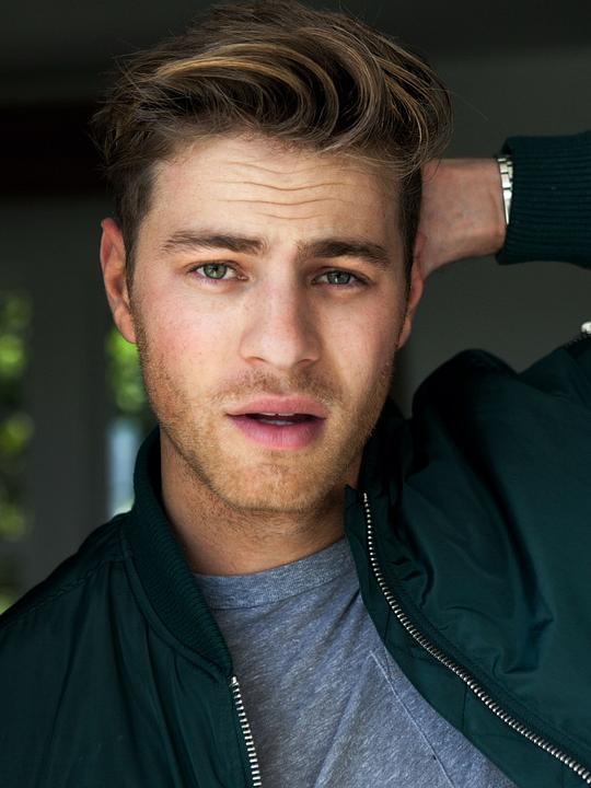 卡梅隆·福勒 Cameron Fuller