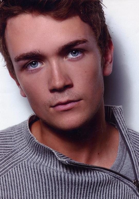 埃姆雷斯·库珀 Emrhys Cooper