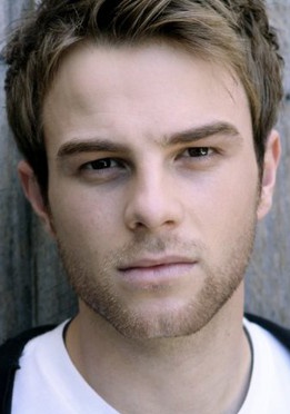 内森奈尔·布佐里克 Nathaniel Buzolic