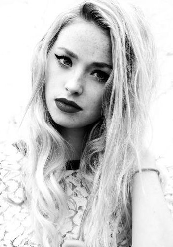 弗雷娅·梅弗 Freya Mavor