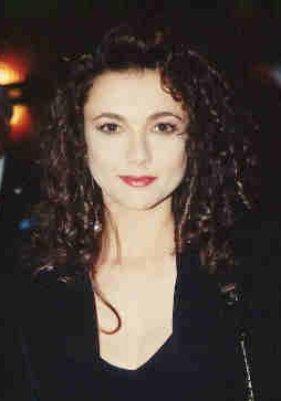 爱玛·萨姆斯 Emma Samms