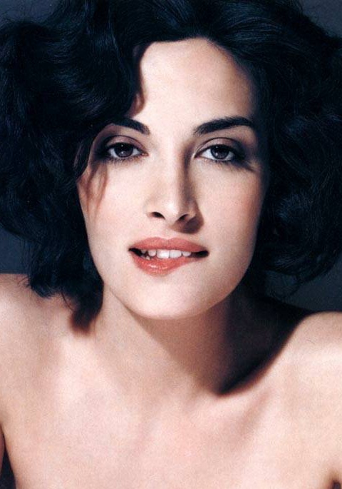 索尼娅·阿奎诺 Sonia Aquino