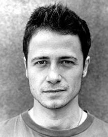 奥列佛·米尔本 Oliver Milburn