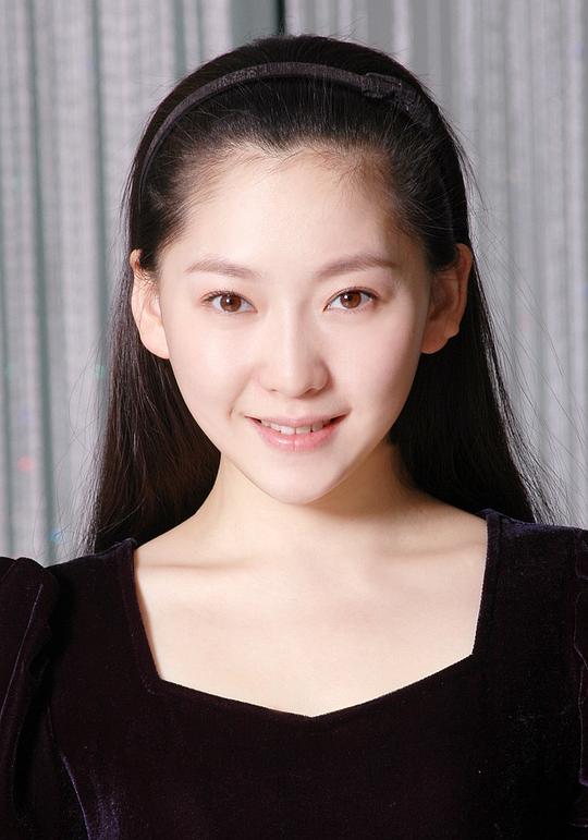 曹馨月 Xinyue Cao