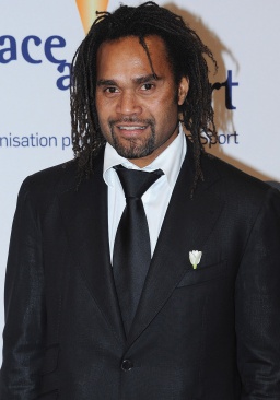 克里斯蒂安·卡伦布 Christian Karembeu