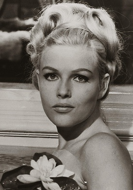 奥尔加·朔贝罗娃 Olga Schoberová