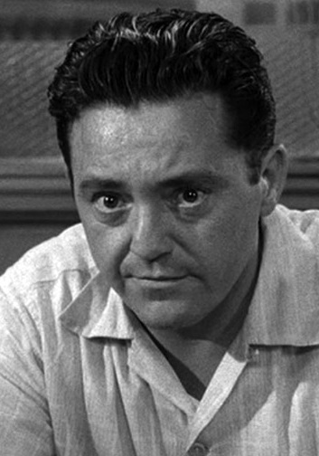 爱德华·宾斯 Edward Binns