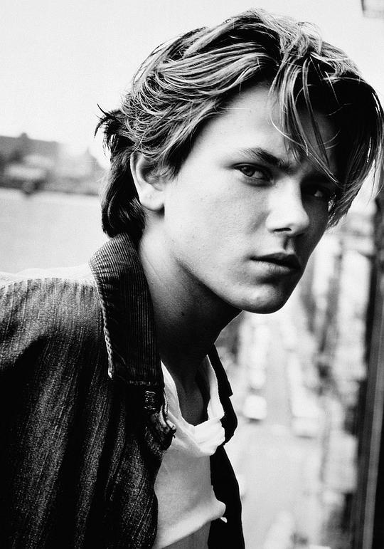 瑞凡·菲尼克斯 River Phoenix