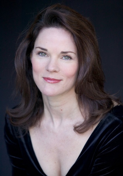 卡罗琳·麦柯米克 Carolyn McCormick