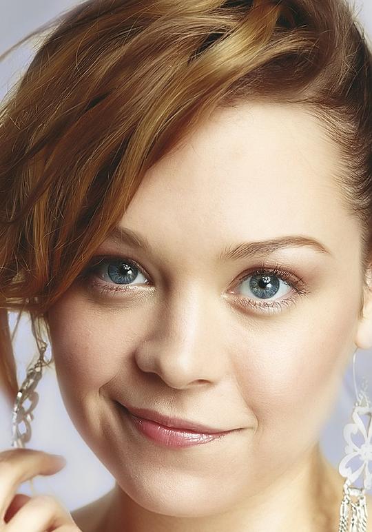 亚历山德拉·霍尔登 Alexandra Holden