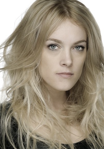 劳拉·麦克莫纳格尔 Laura McMonagle