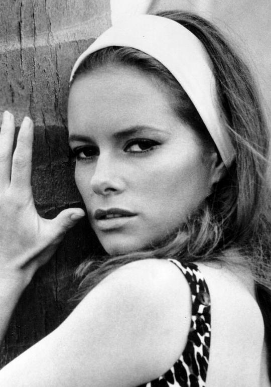 卢仙娜·帕鲁兹 Luciana Paluzzi