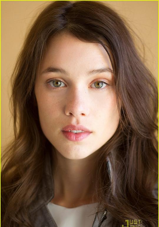 阿斯特丽德·伯格斯-弗瑞斯贝 Àstrid Bergès-Frisbey