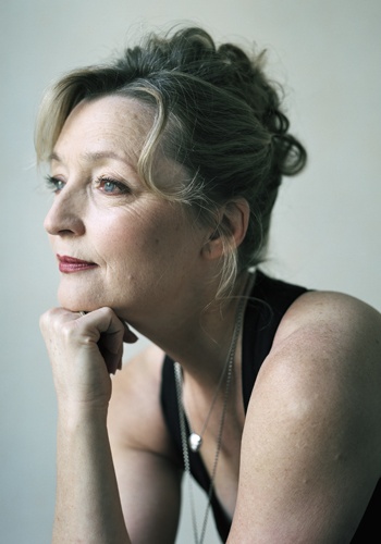 莱丝利·曼维尔 Lesley Manville