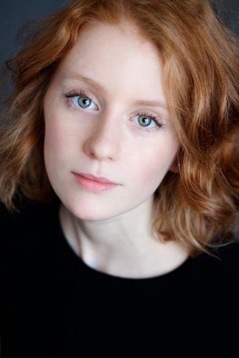 劳伦·麦克罗斯蒂 Lauren McCrostie