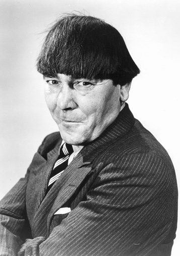 摩尔·霍华德 Moe Howard