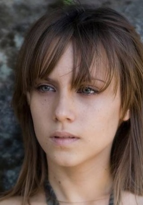 奥拉·加里多 Aura Garrido