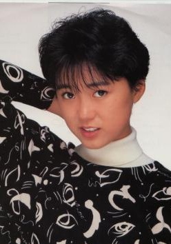 真弓伦子 Tomoko Mayumi