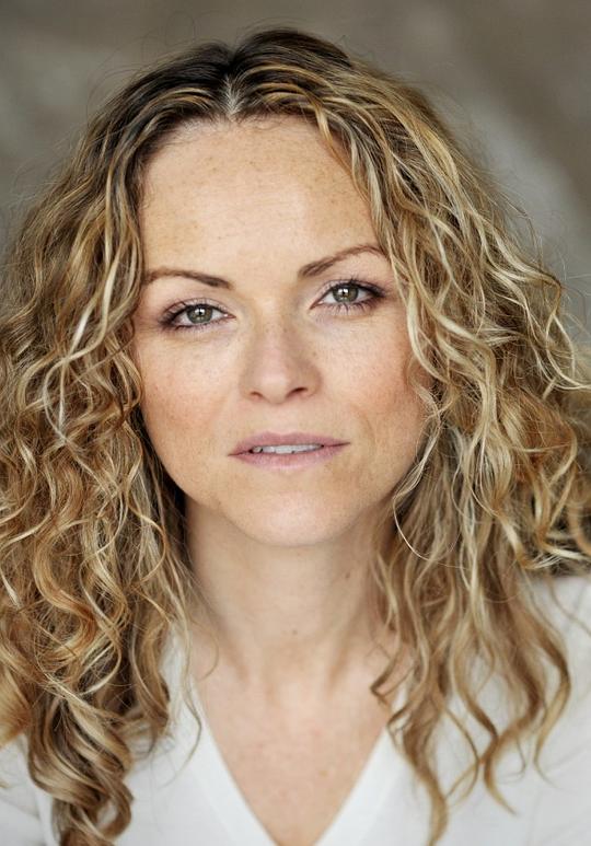 安娜-露易丝·普拉曼 Anna-Louise Plowman