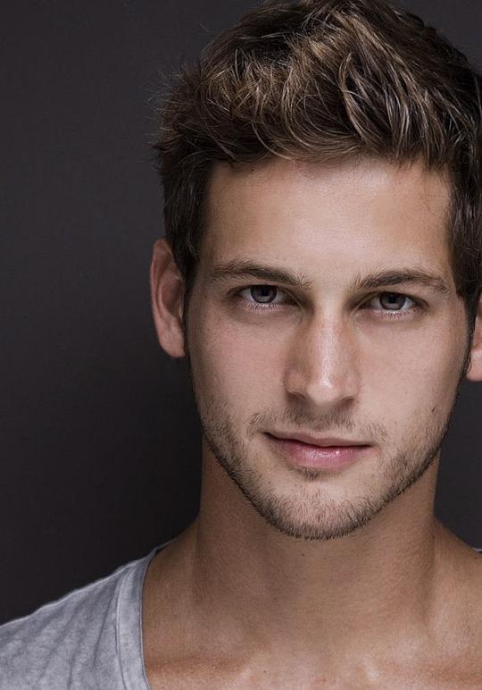 马科斯·爱默生 Max Emerson