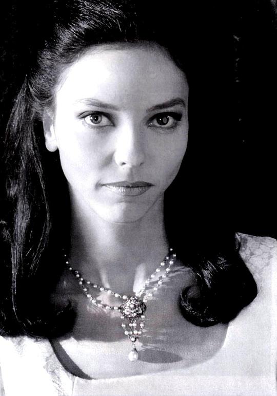 茱丽叶·兰道 Juliet Landau