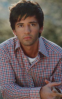 纳维德·阿克汗 Navíd Akhavan