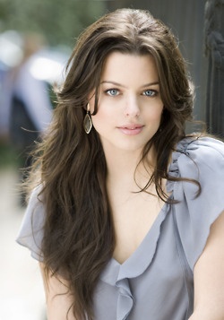 阿德里亚娜·托雷维哈诺 Adriana Torrebejano