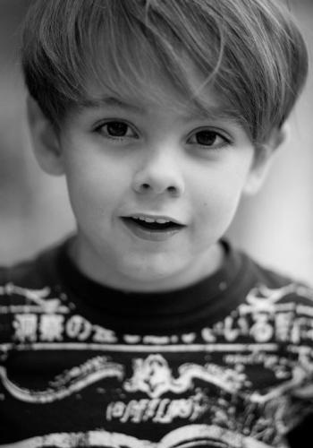 迈尔斯·艾略特 Miles Elliot