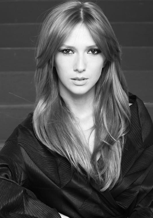 Adela Popescu Adela Popescu