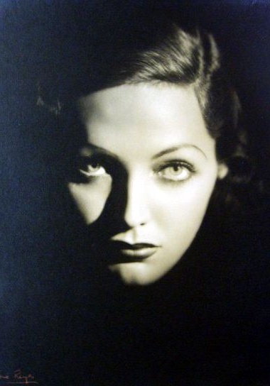 艾德里安娜·埃姆斯 Adrienne Ames
