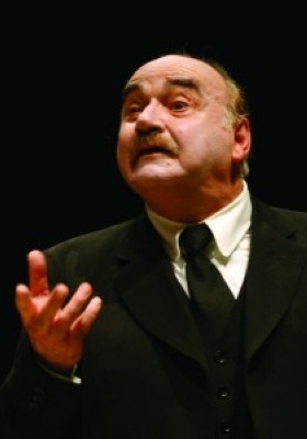 安东尼奥·萨利内斯 Antonio Salines