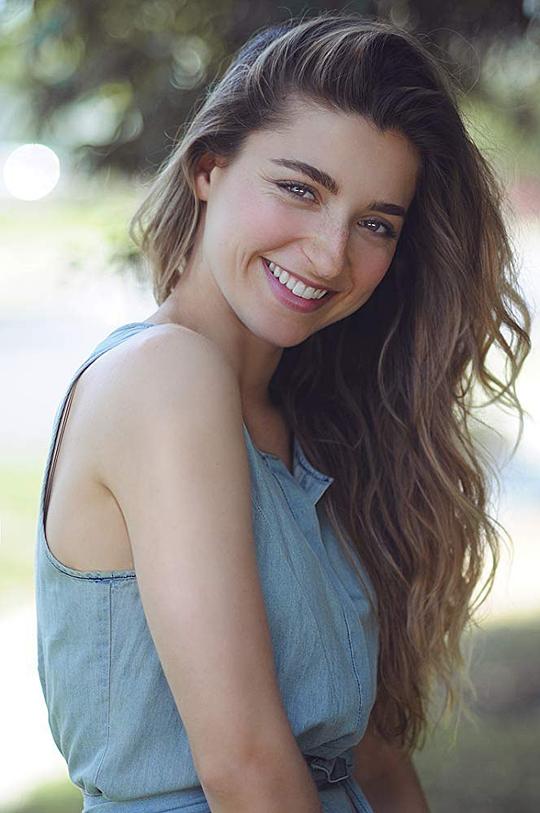 艾娃·德卢卡-韦尔莱 Ava Deluca-Verley