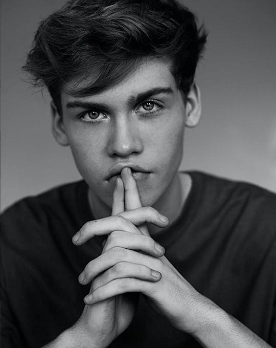 艾丹·亚历山大 Aidan Alexander