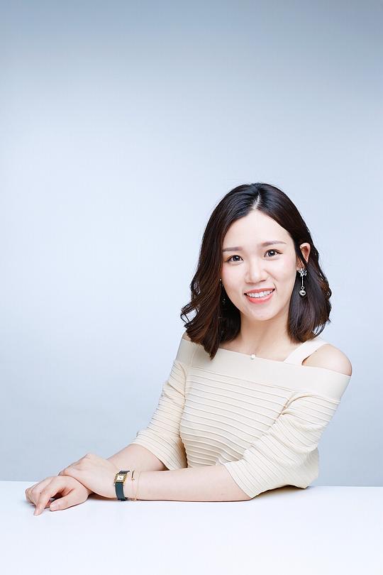 梁怡 Yi Liang