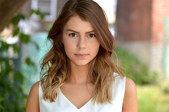 丝黛芬妮·珍妮斯卡斯 Stephanie Janusauskas